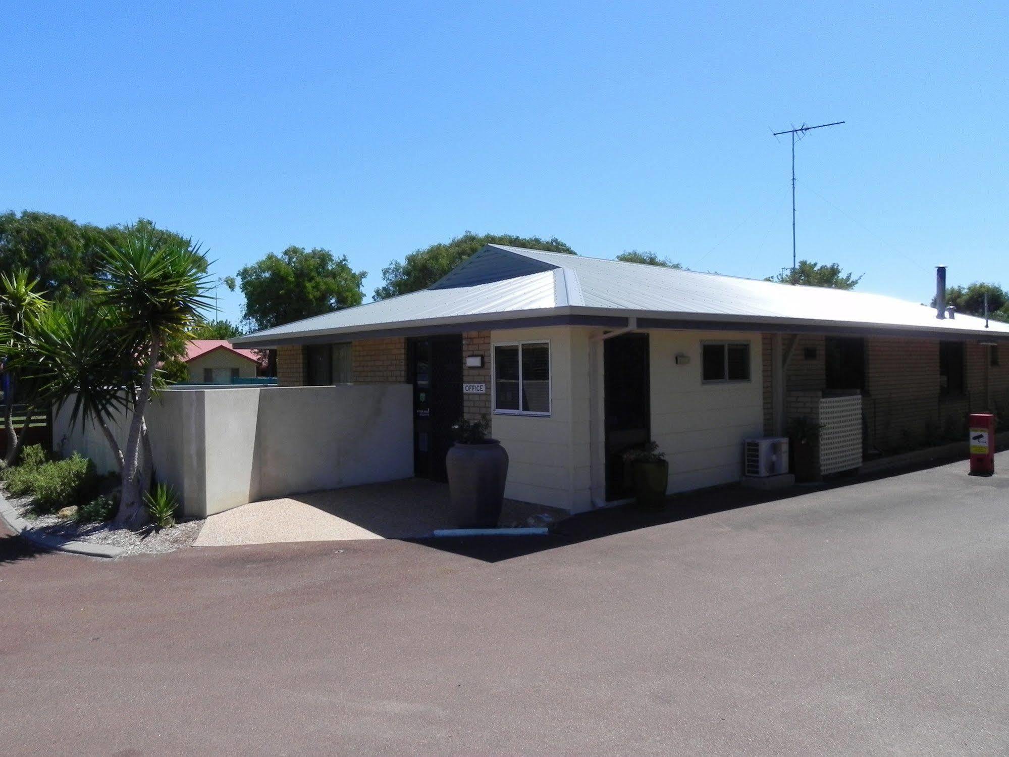 Busselton Villas And Glamping Village Exterior photo